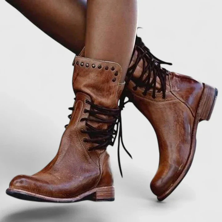 EMMA – STUDDED VETERLAARZEN