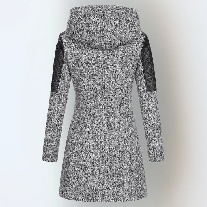 LILLIAN – GESTRUCTUREERDE WOLMIX JAS MET CAPUCHON