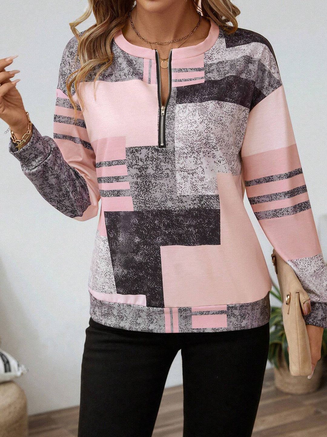 SANDRA – MODERNE ZIP-UP BLOUSE