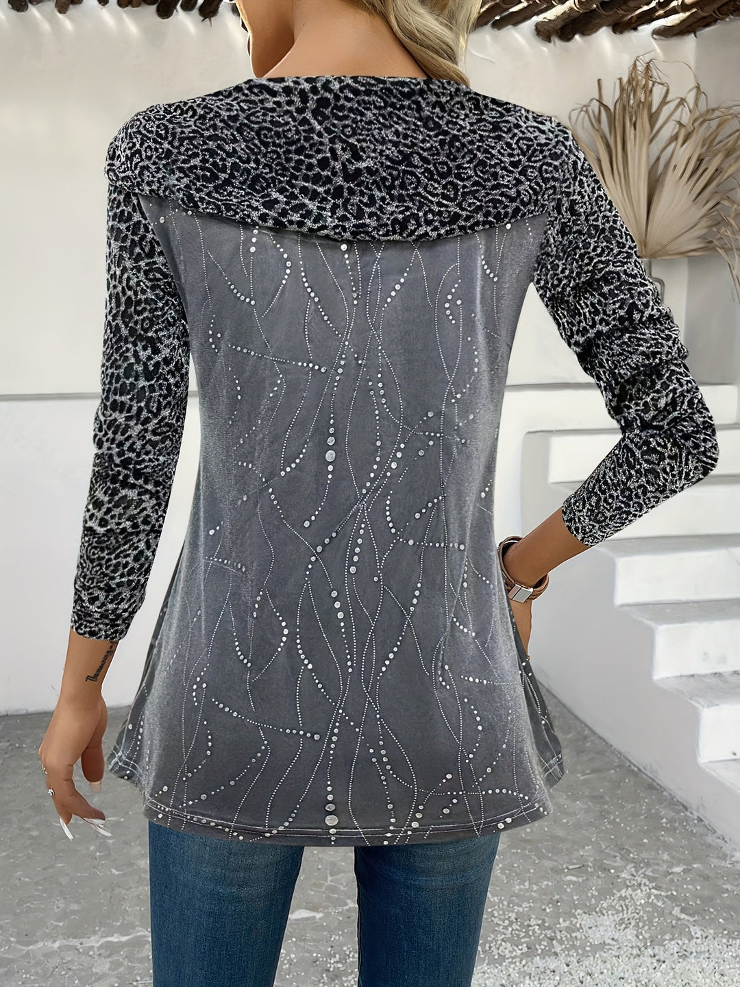 Lunessavine - Elegante Off-Shoulder Blouse met Subtiele Details