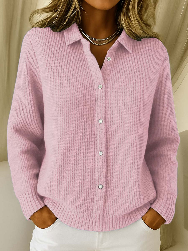BROOKE – ZACHT GERIBBELDE GEBREIDE CARDIGAN MET KNOPENRIPPSTRICKBLUSE