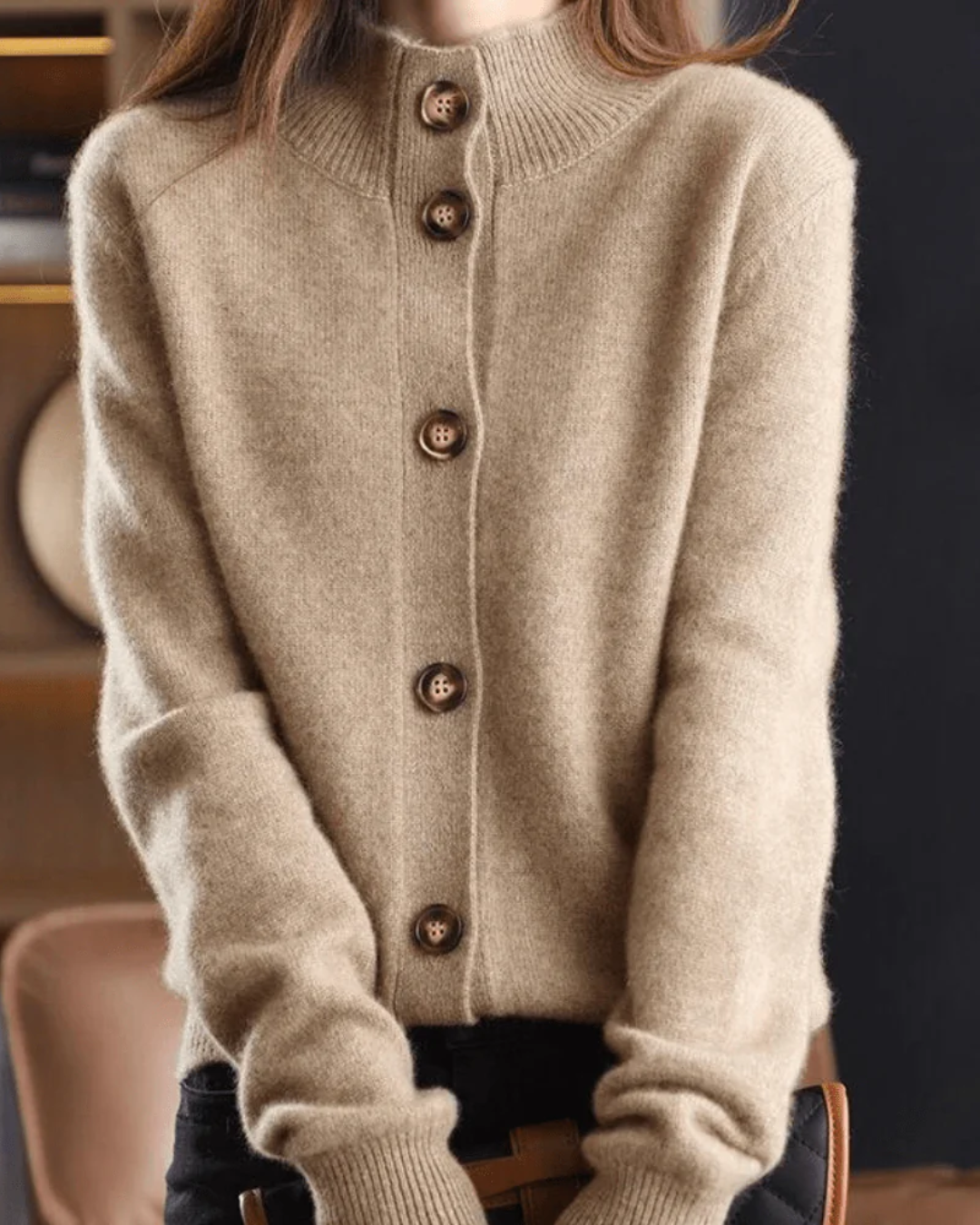 MARISSA – GEZELLIG VEST MET KNOPEN