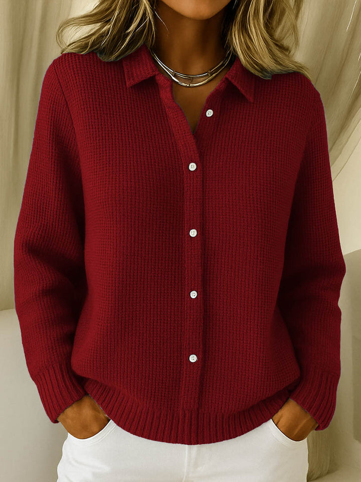 BROOKE – ZACHT GERIBBELDE GEBREIDE CARDIGAN MET KNOPENRIPPSTRICKBLUSE