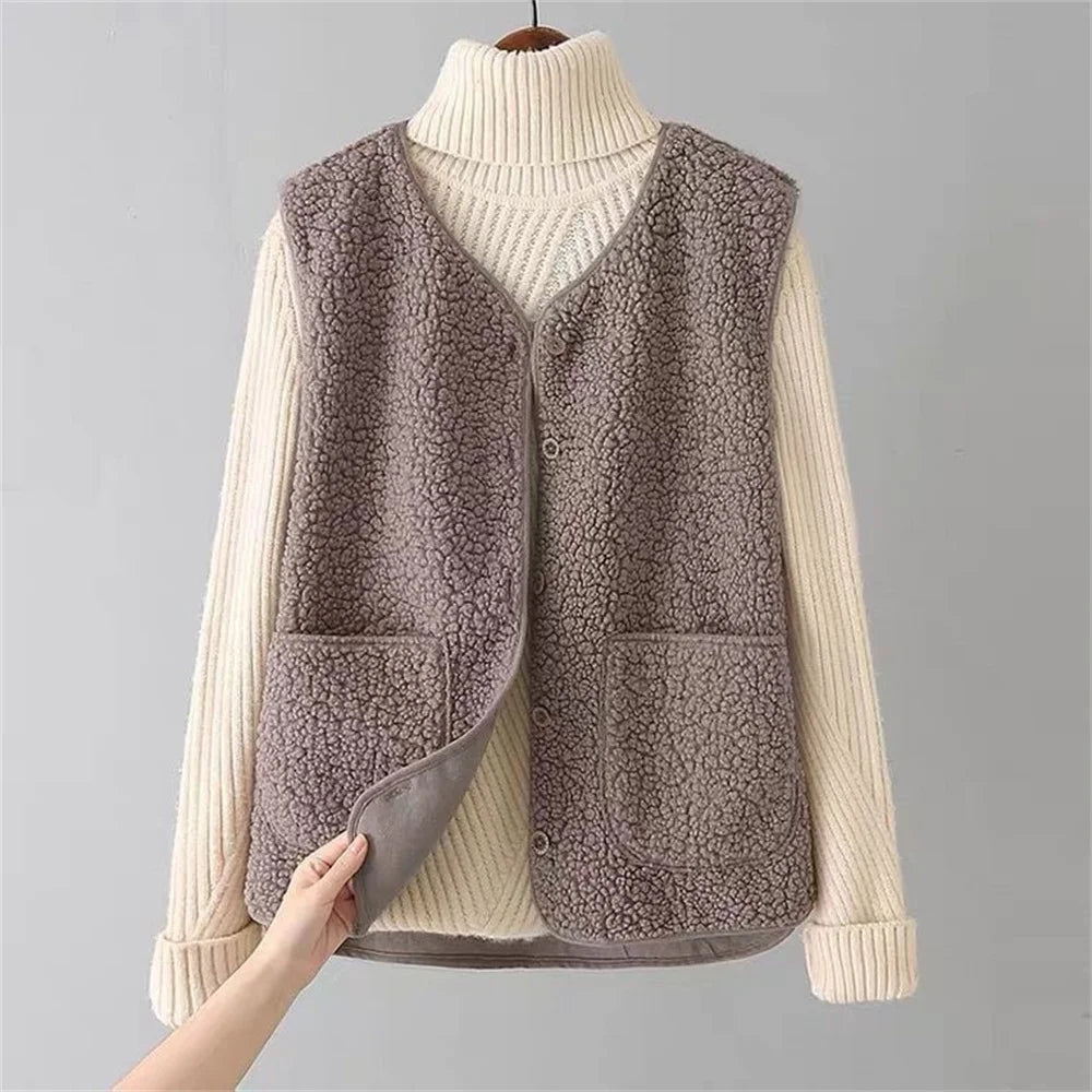 FABIENNE – GEZELLIG BUTTON-UP VEST