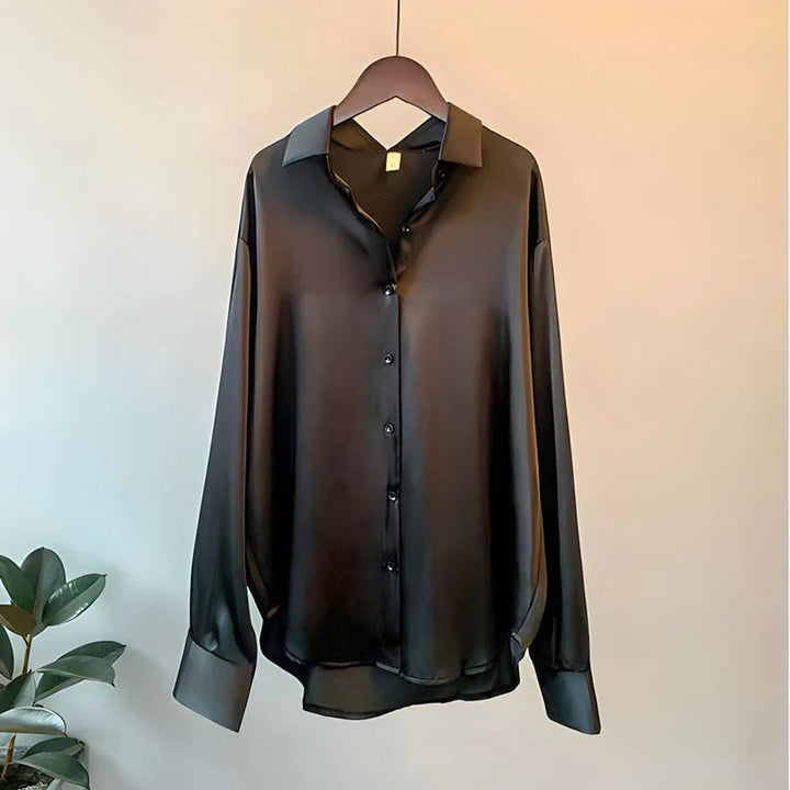 LISA – DE ELEGANTE ZIJDEZACHTE BLOUSE