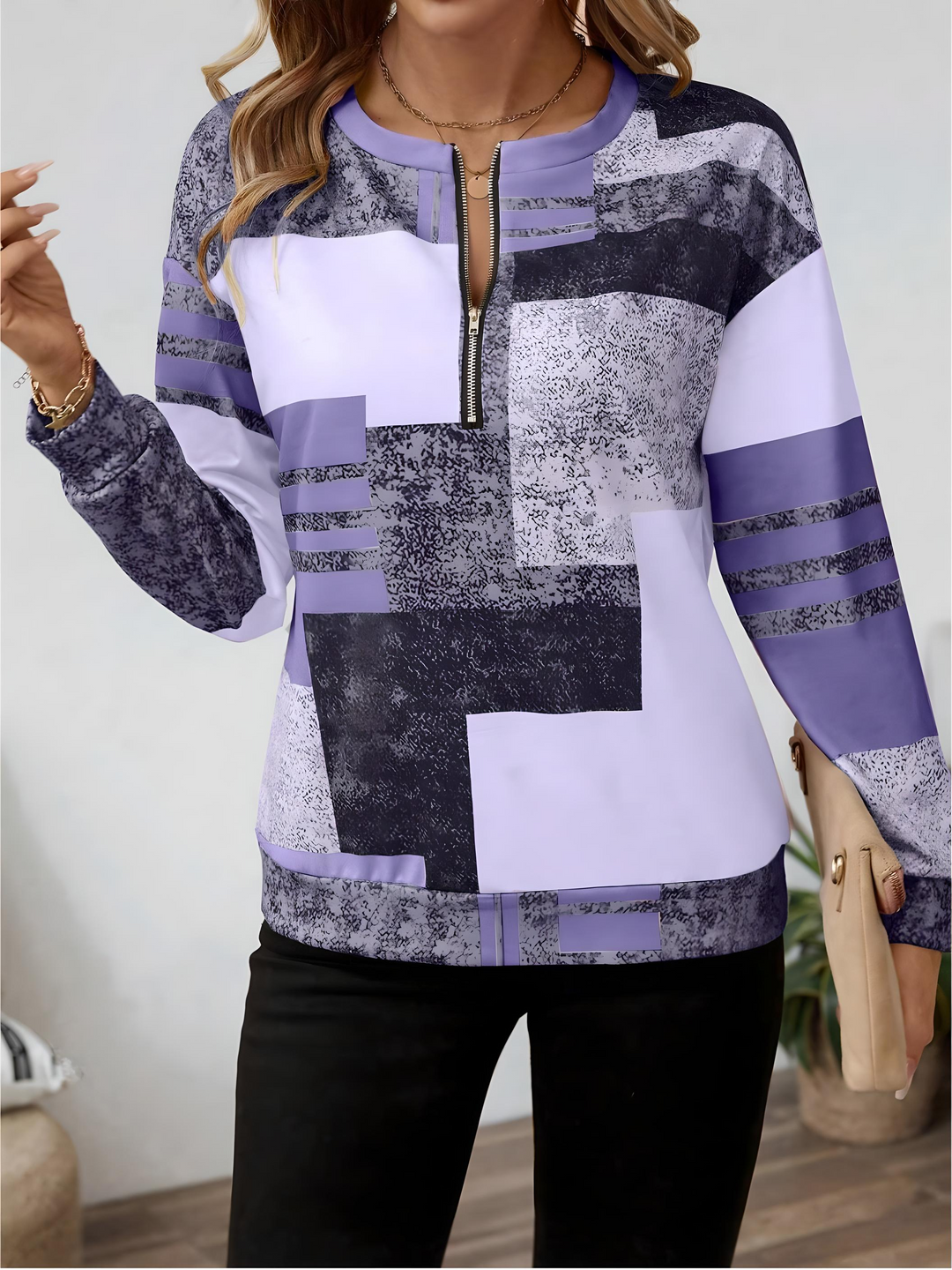 SANDRA – MODERNE ZIP-UP BLOUSE