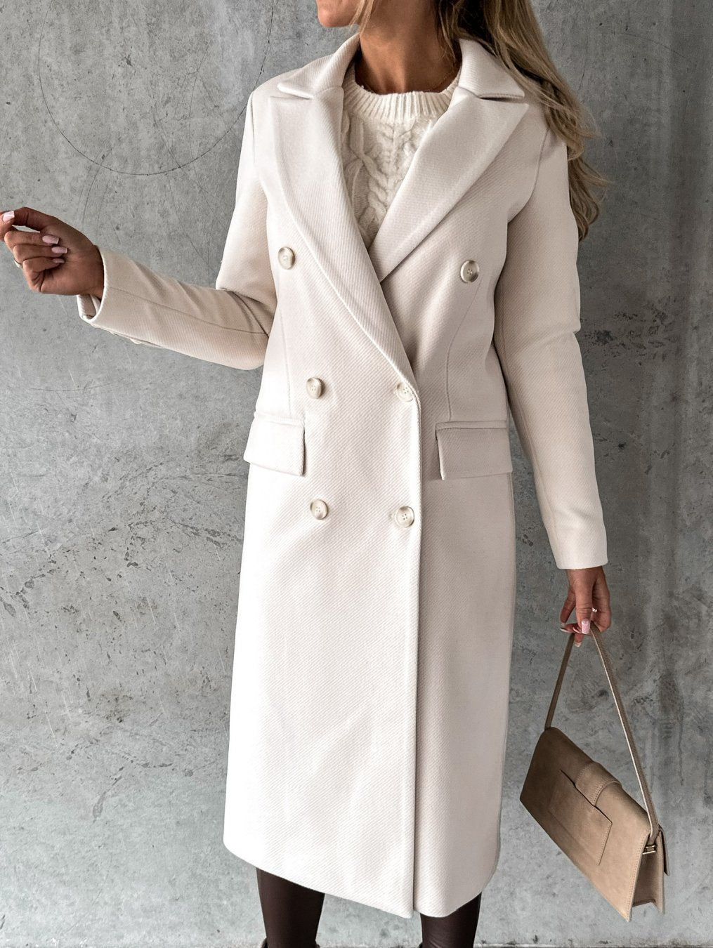 MONIQUE – ELEGANTE DUBBELKNOOPS LANGE MANTEL