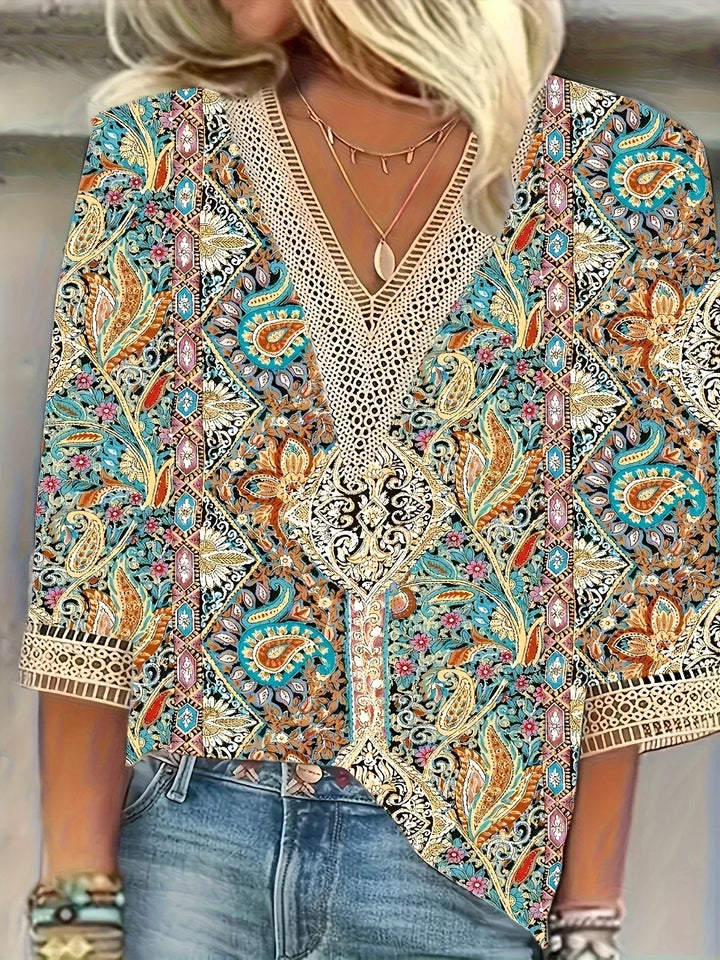 Janine™ | Elegante blouse met kanten V-hals