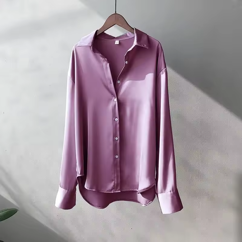 LISA – DE ELEGANTE ZIJDEZACHTE BLOUSE