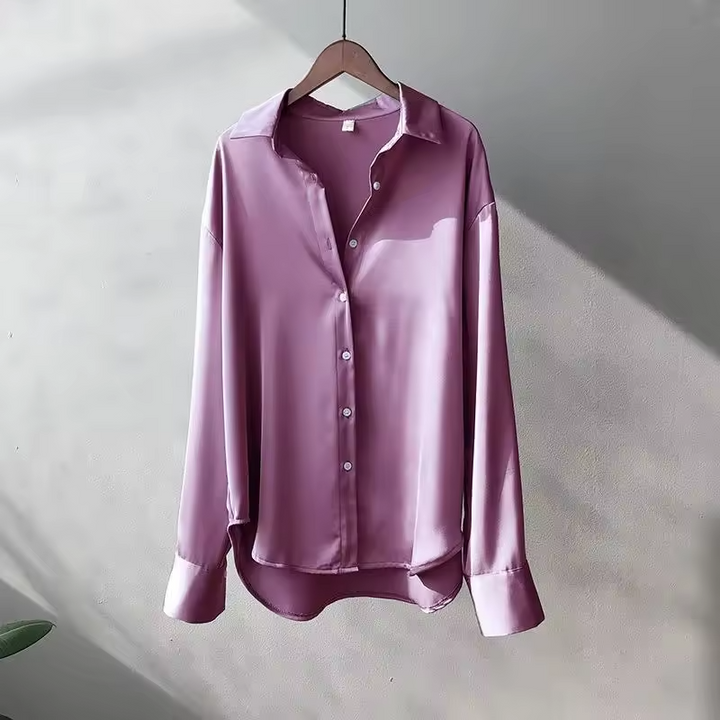 LISA – DE ELEGANTE ZIJDEZACHTE BLOUSE