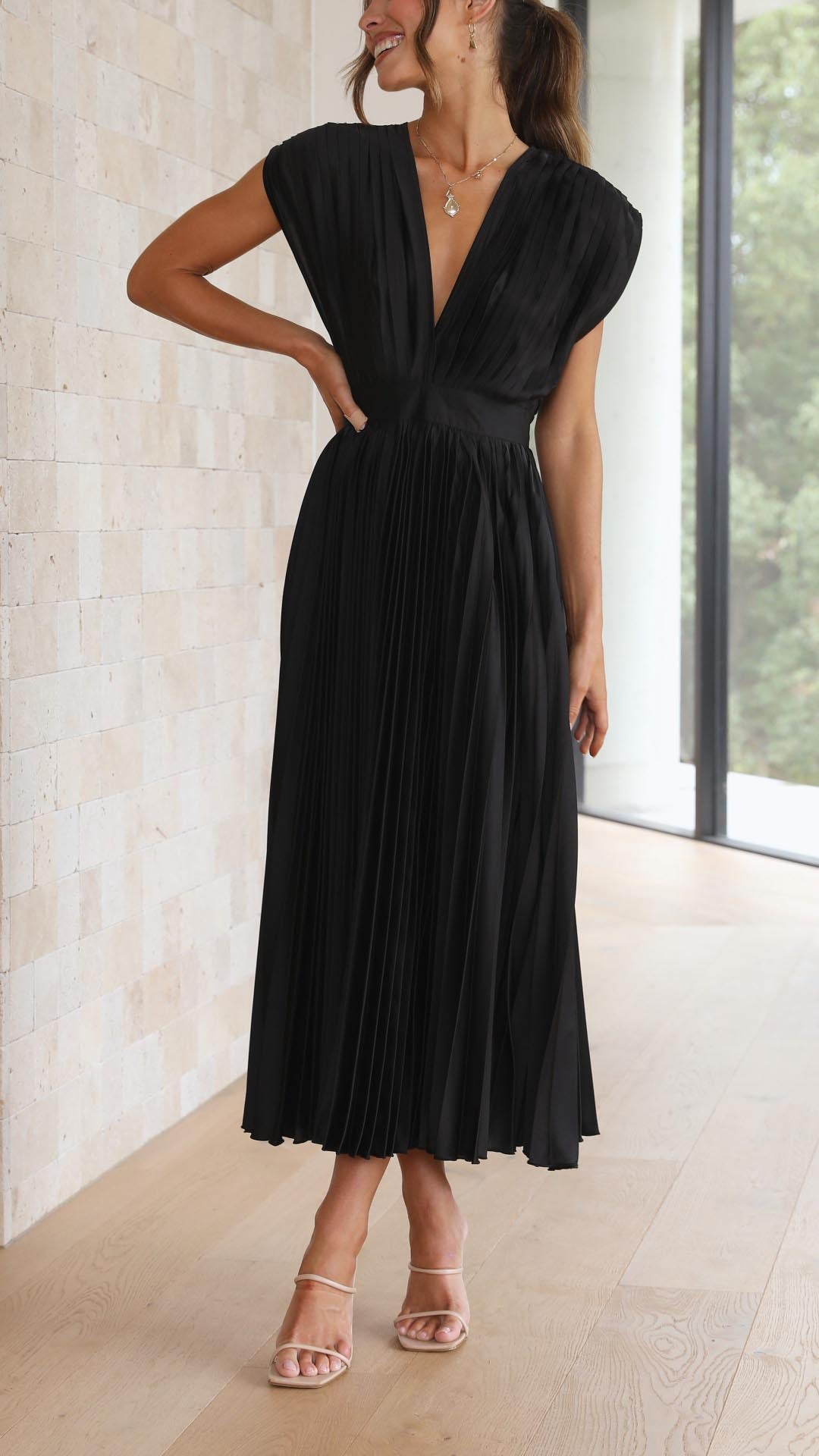CHARLENE - ELEGANTE GEPLOOIDE MAXI-JURK