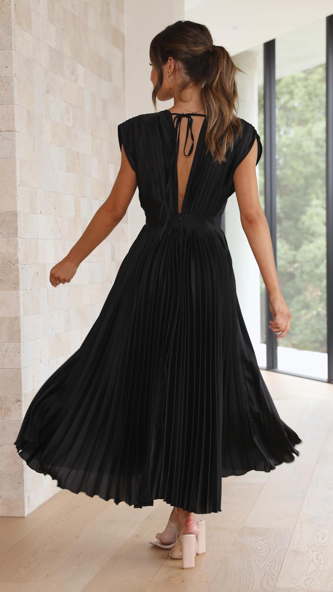 CHARLENE - ELEGANTE GEPLOOIDE MAXI-JURK