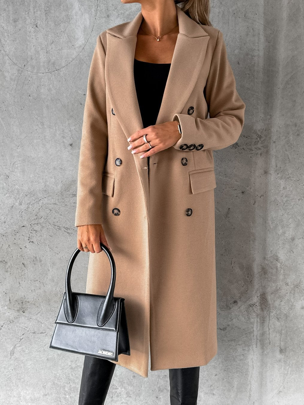MONIQUE – ELEGANTE DUBBELKNOOPS LANGE MANTEL