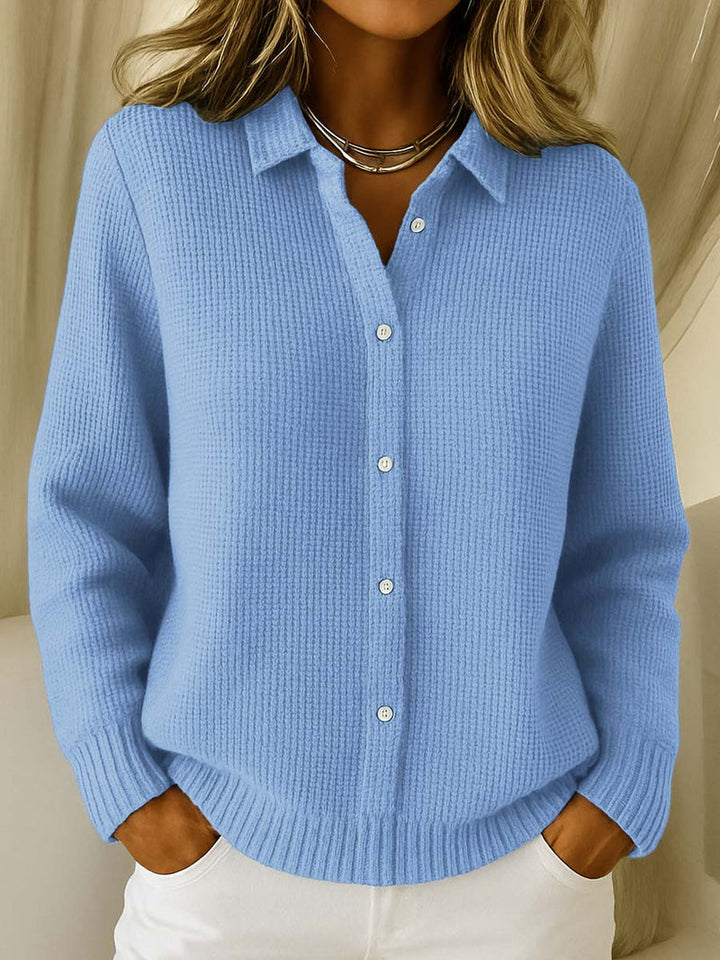 BROOKE – ZACHT GERIBBELDE GEBREIDE CARDIGAN MET KNOPENRIPPSTRICKBLUSE