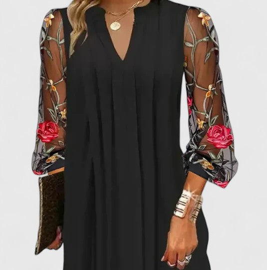 MARTHA – ELEGANTE GEBORDUURDE SHIFT JURK