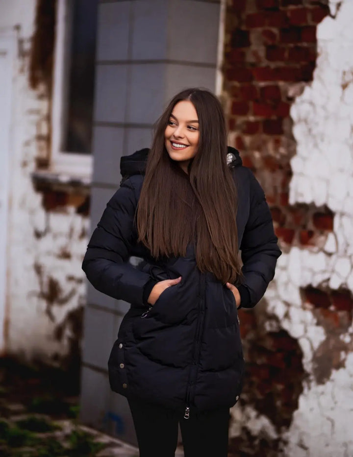 VALERIA – ELEGANTE WINTERJAS MET CAPUCHON