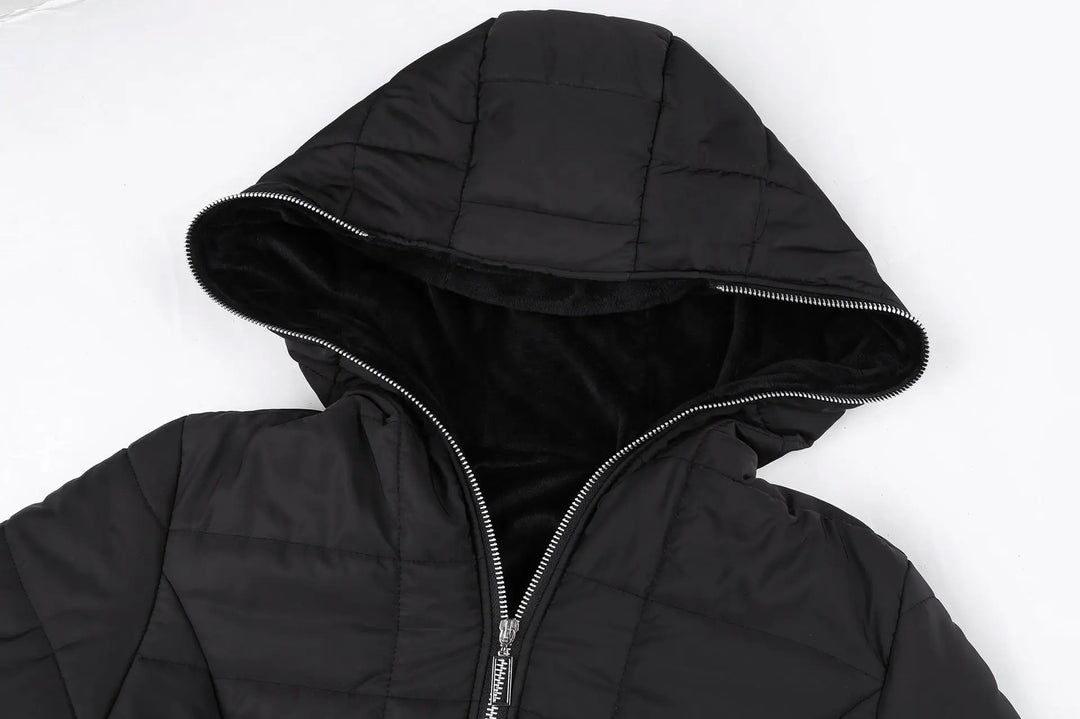 VALERIA – ELEGANTE WINTERJAS MET CAPUCHON