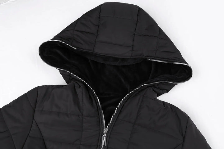 VALERIA – ELEGANTE WINTERJAS MET CAPUCHON