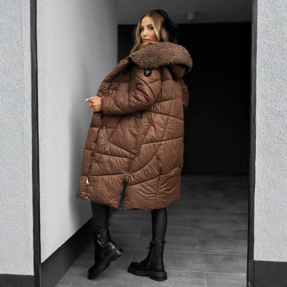 DELILAH – LUXE PUFFERJAS MET CAPUCHON