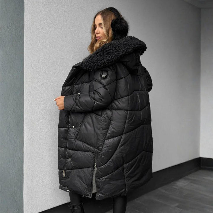 DELILAH – LUXE PUFFERJAS MET CAPUCHON
